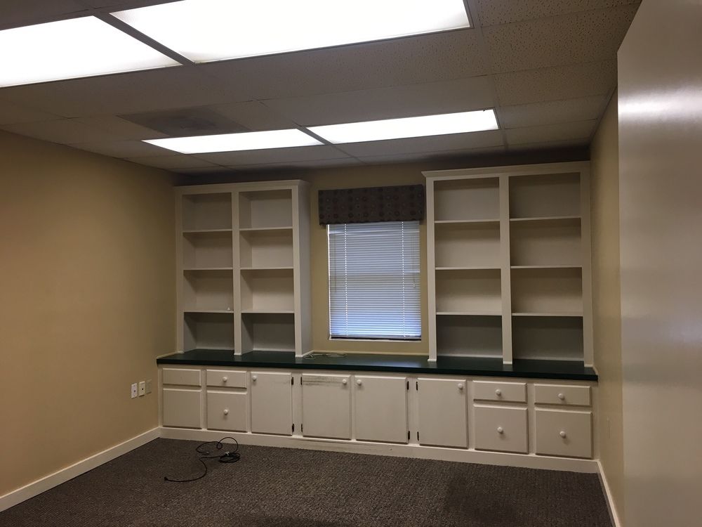 OPPORTUNITY ZONE PROPERTY - 10,975+/- SF Office Building near County Courthouse: 3390 N Liberty St, Canton, MS 39046